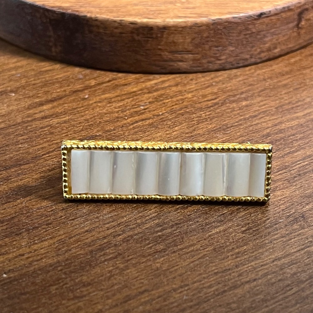 Vtg Gold Tone Mother of Pearl Inlay Tie Clip Rectangular Bar Mens Tie Bar